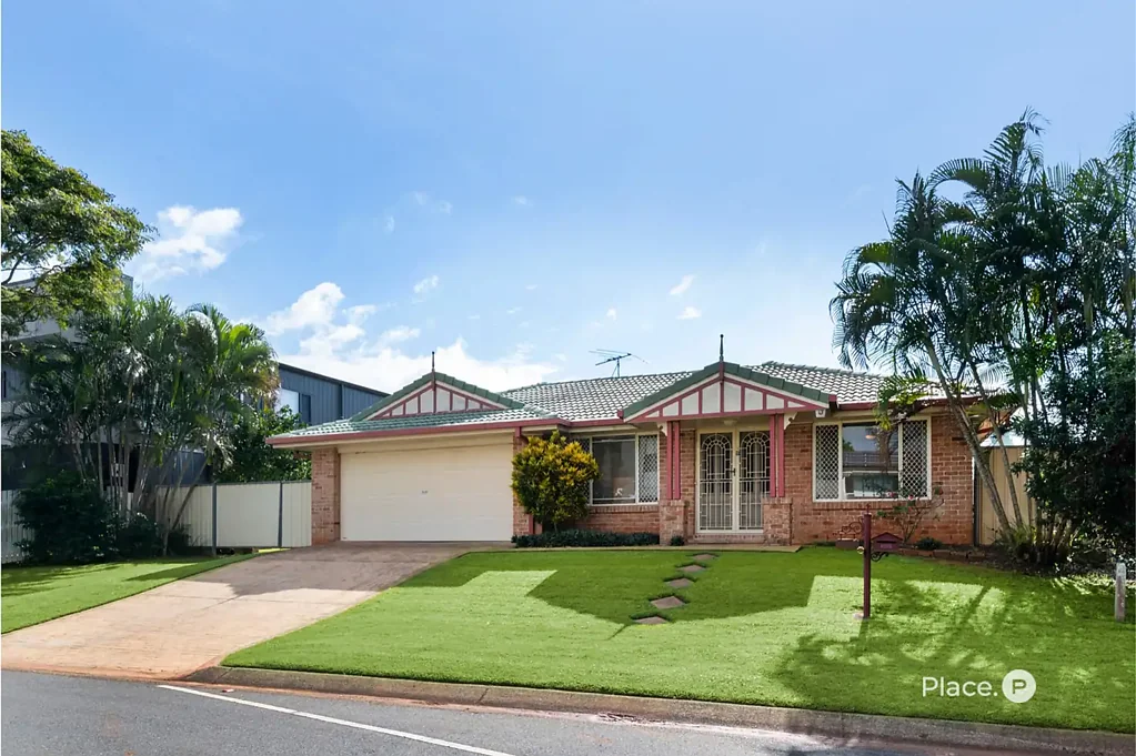 Robertson 4غرفة نوم Family Comfort Meets Exceptional Location – Large Powered Shed and Side Access