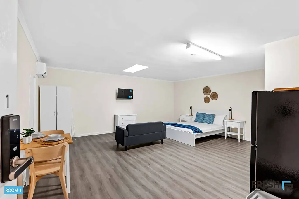Private Studio Rooms with Ensuite, Kitchenette & All Bills Included