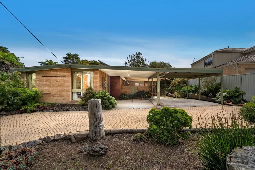 Ferntree Gully 3房 充满个性的家，充满无限可能的土地 A Home Full of Character, A Block Full of Possibility