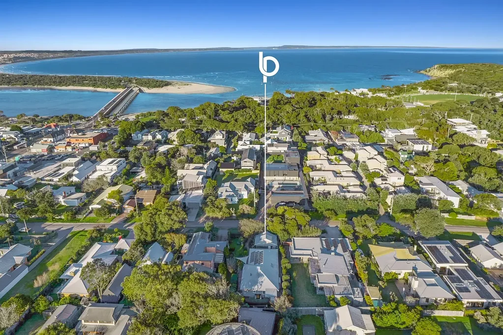 Barwon Heads 5房  Character, space & prime village location