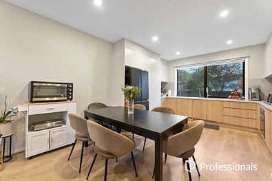 Seaford 3 Bedroom Near-New, No Body Corporate, One Minute to the Station