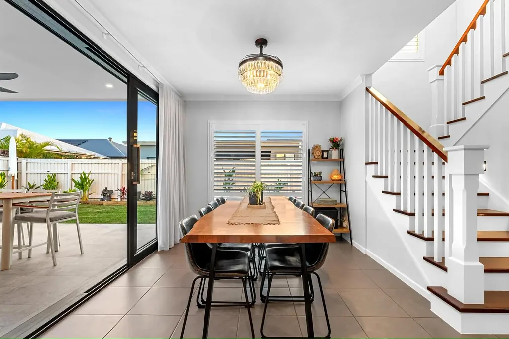 Palmview 4房  Multiple Living Areas, Excellent Separation and a Coveted Coastal Location