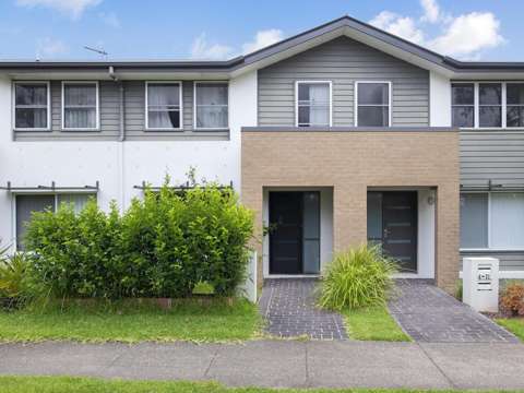 Coomera 3 Bedroom PRACTICAL LIVING WITHIN A CONVENIENT LOCATION ? STUNNING 3 BEDROOM TOWNHOUSE