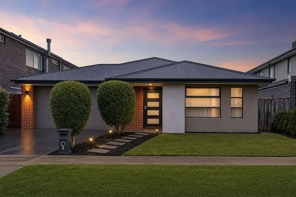 室外 - 5 GREYBARK STREET, Clyde North, VIC 3978