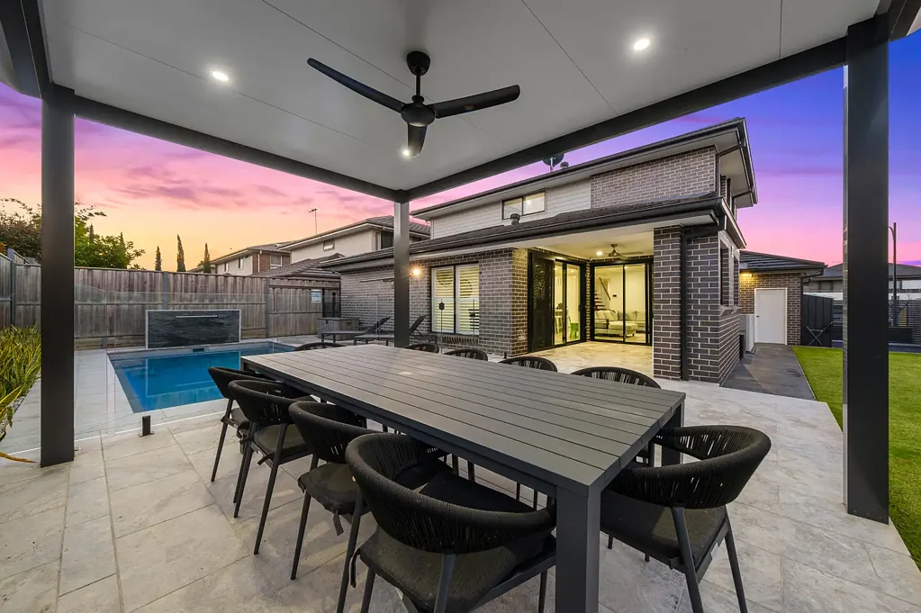 Box Hill 5Zimmer Sophisticated Family Living on a Prized 540sqm Block