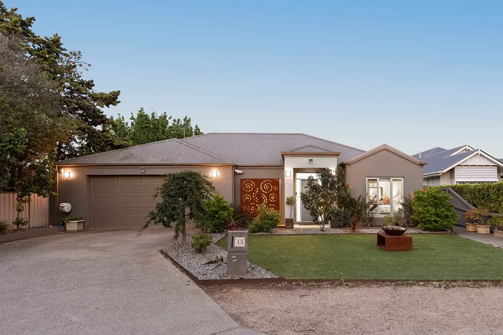 Werribee 5ਬੈੱਡਰੂਮ South Side Luxury with premium upgrades!