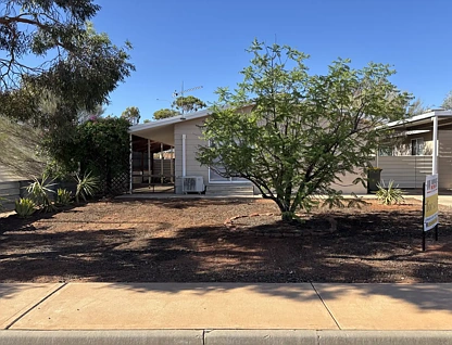 92a 92b Axehead Road, Roxby Downs, Outback, 5 침실, 2 욕실, Unit