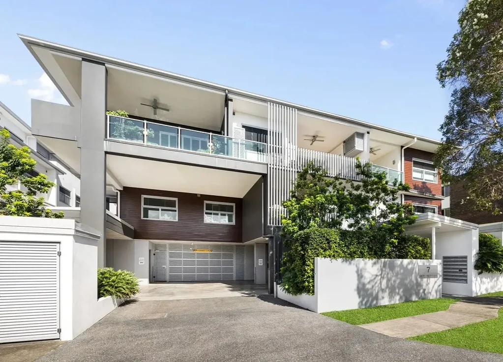 Coorparoo 2房 现代舒适与卓越生活魅力 Modern Comfort with Exceptional Lifestyle Appeal