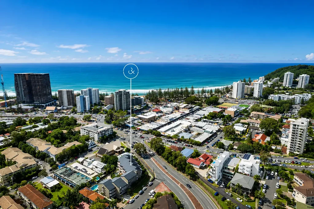 Burleigh Living 400m from the Beach & James Street