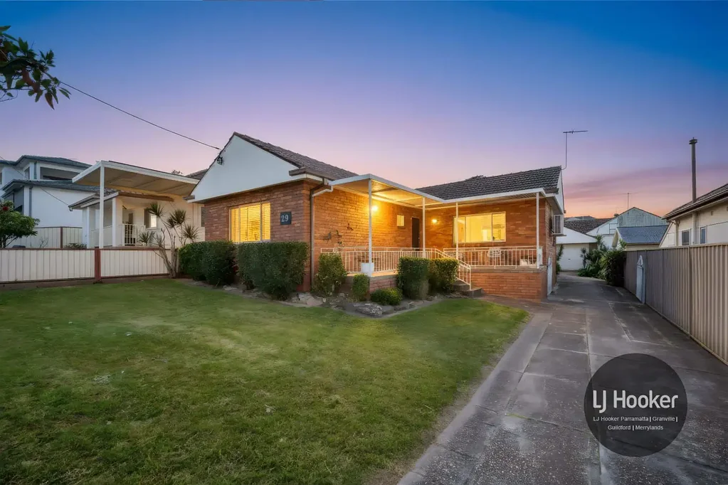 Merrylands 2 Slaapkamer An Affordable Entry into the Sought-After Hilltop Locale