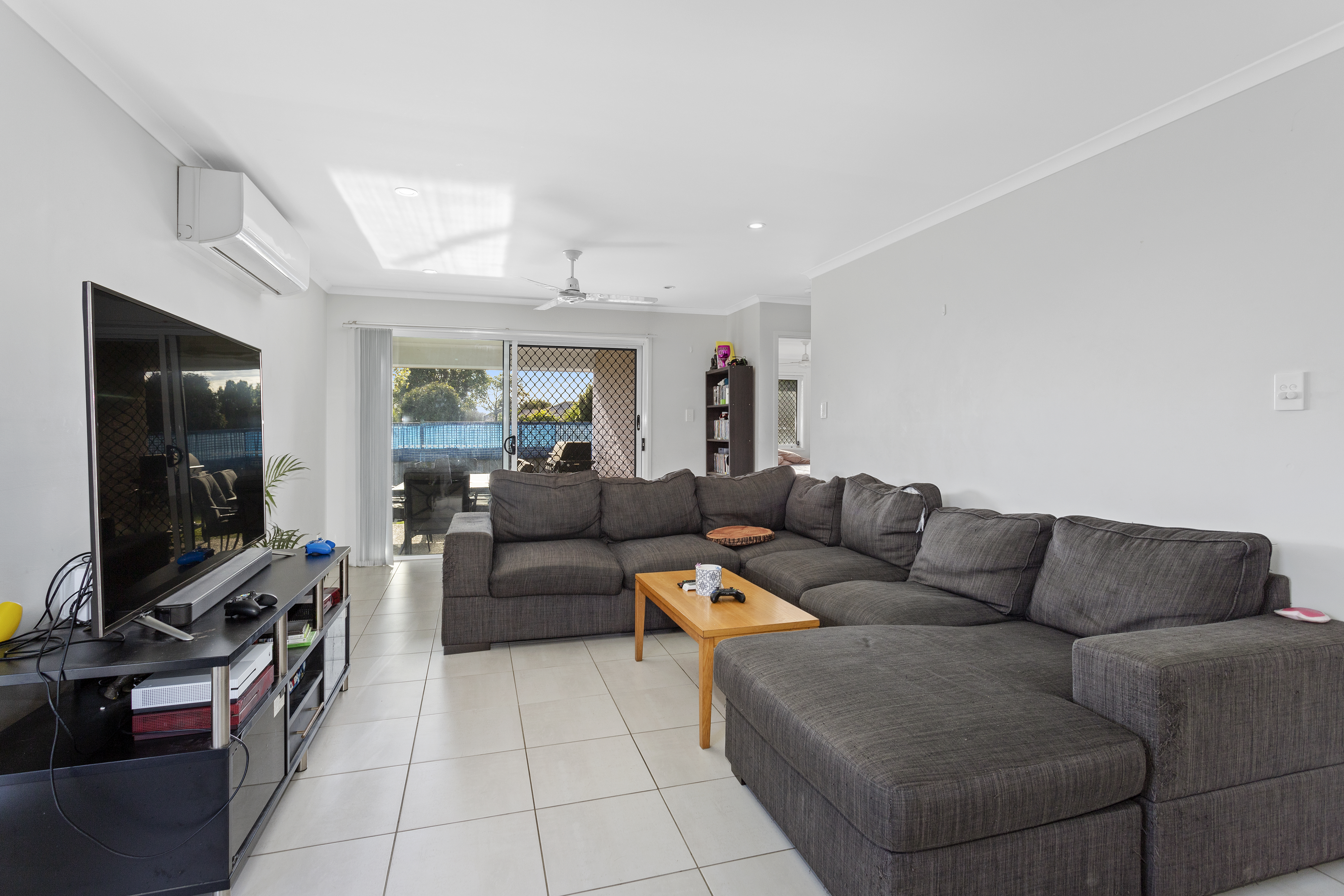 33 BALLOW CR, REDBANK PLAINS QLD 4301, 0房, 0浴, House