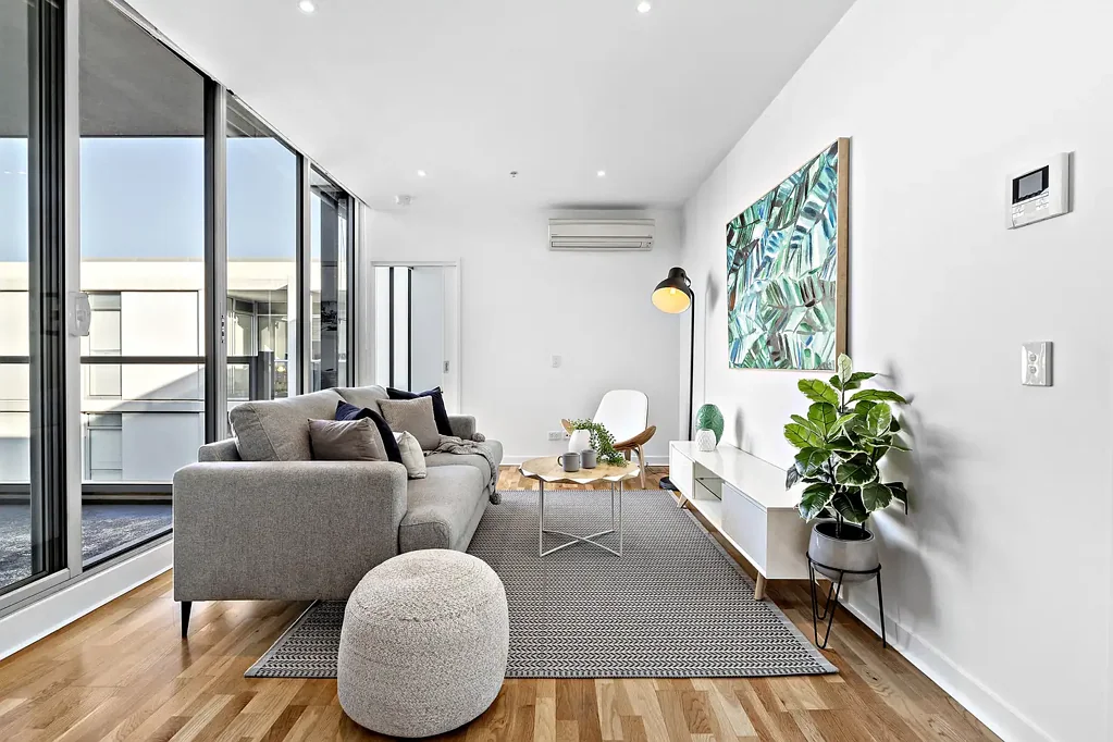 Beachside Living with North Facing City Views