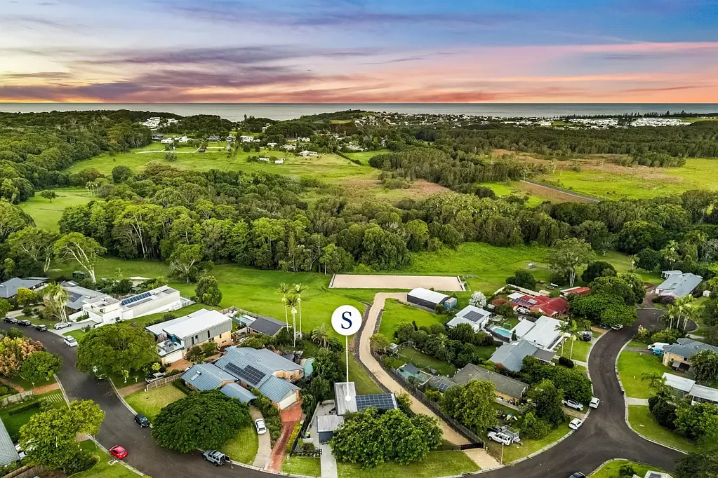 Lennox Head 3chambre Prime Coastal Living with Endless Potential on a Large Land Holding