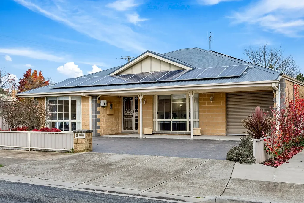 Kyneton 2房  Spacious Living in a Prime Kyneton Location