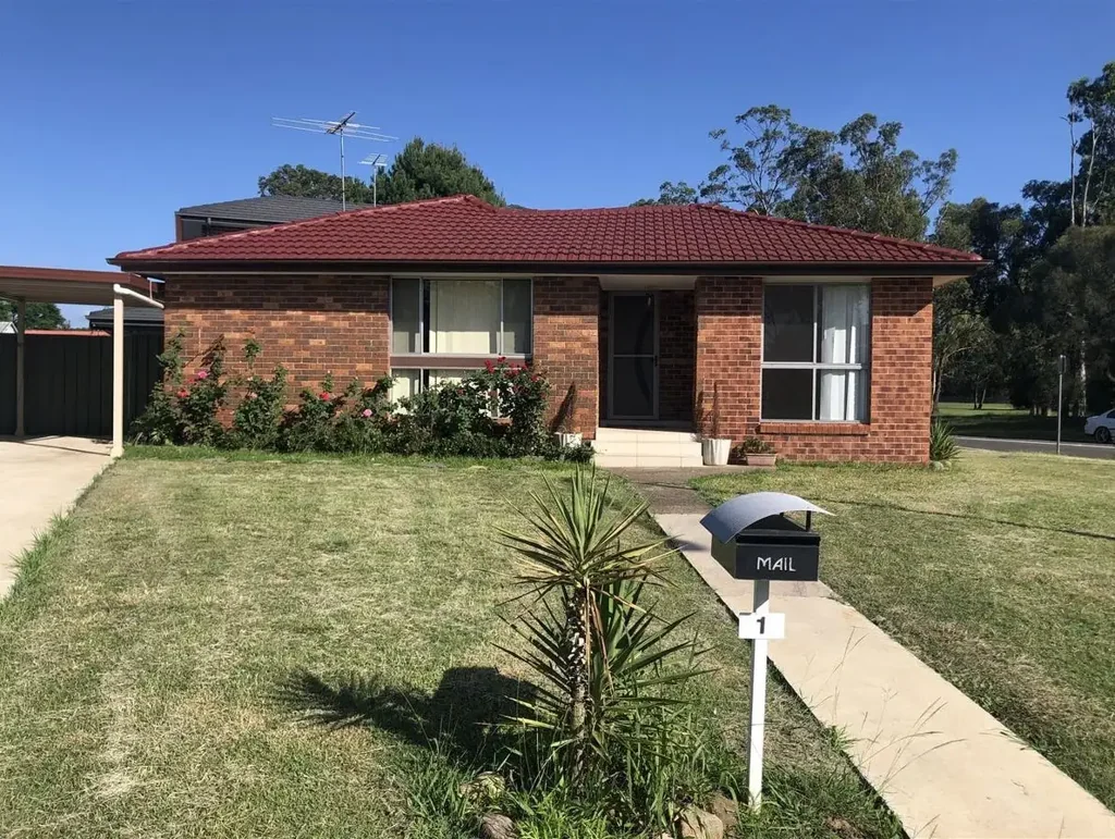 3 Bedroom home located on quiet street in a family suburb