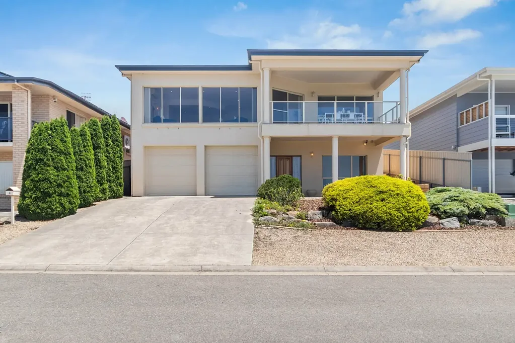 Encounter Bay 4 Bedroom Endless Sea & Island Views - Luxury Coastal Living