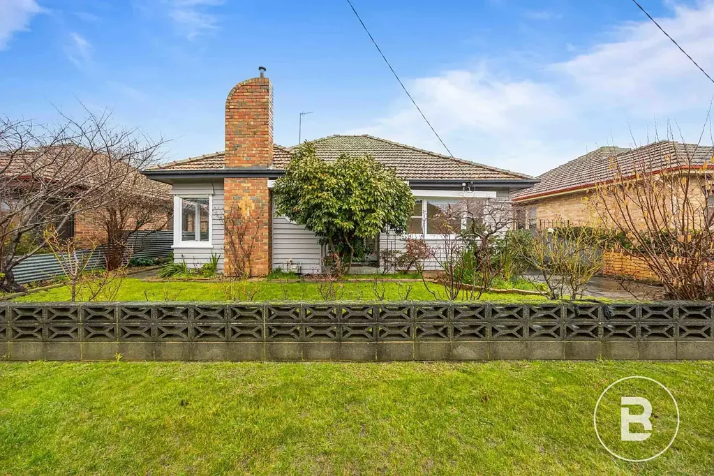 NEAT WEATHERBOARD HOME IN IDEAL LOCATION