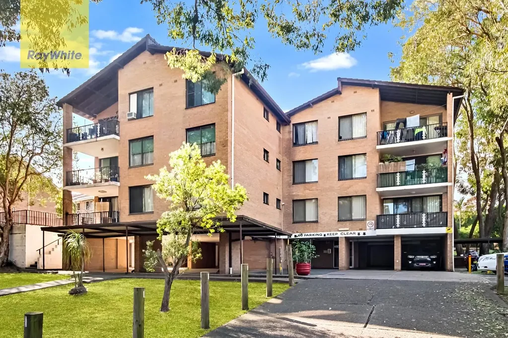 Bankstown 2ห้องนอน Modern Family Living in Prime Bankstown location