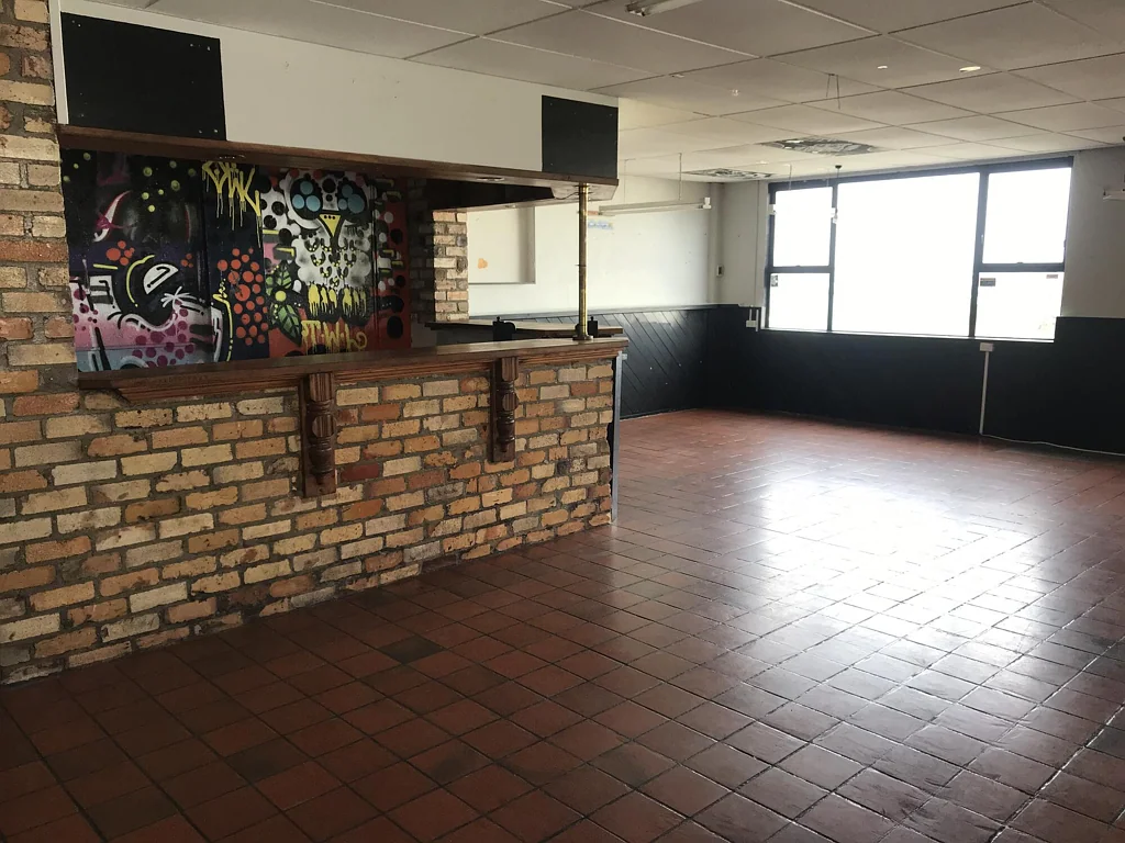 Birkenhead Trendy Elevated Space