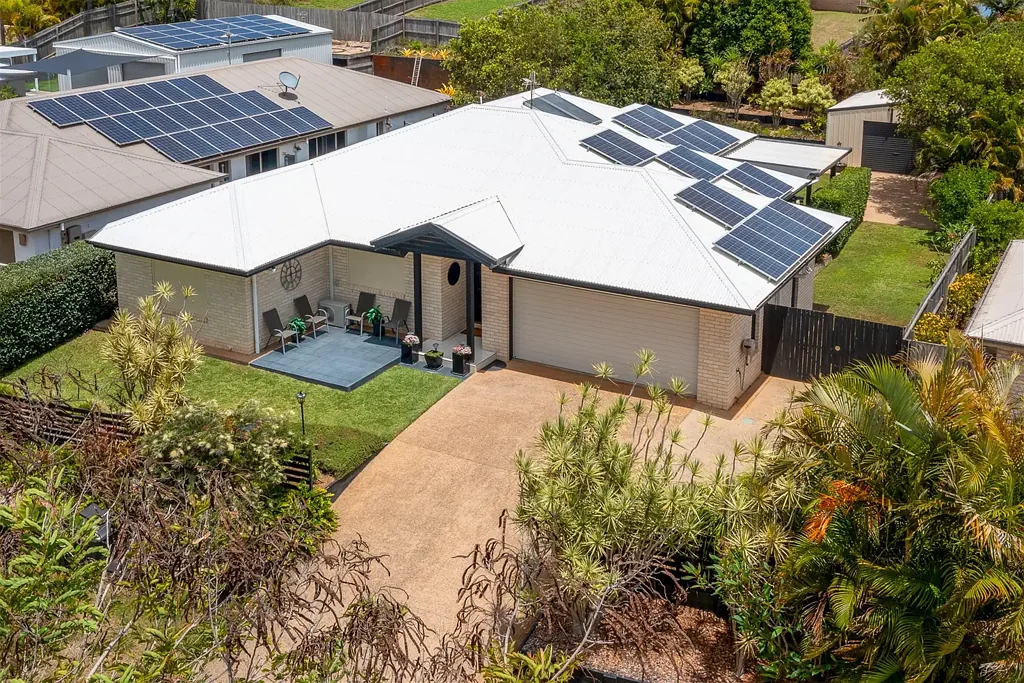 17 Green Avenue, Branyan, QLD 4670