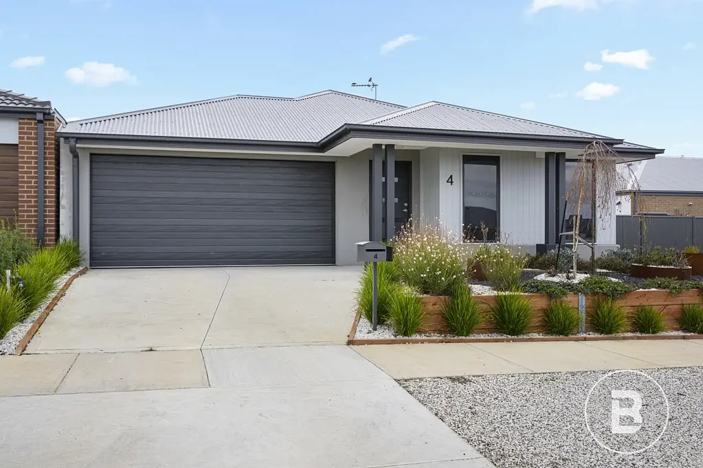 4 Hawk Street, Winter Valley, VIC 3358