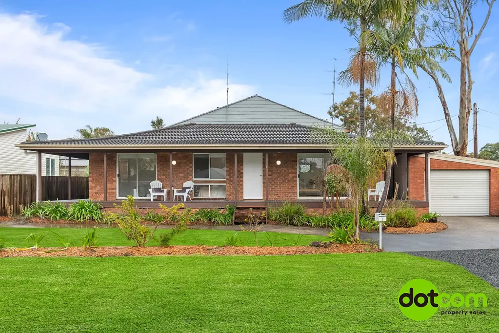 1 Lloyd Avenue, Chain Valley Bay, NSW 2259