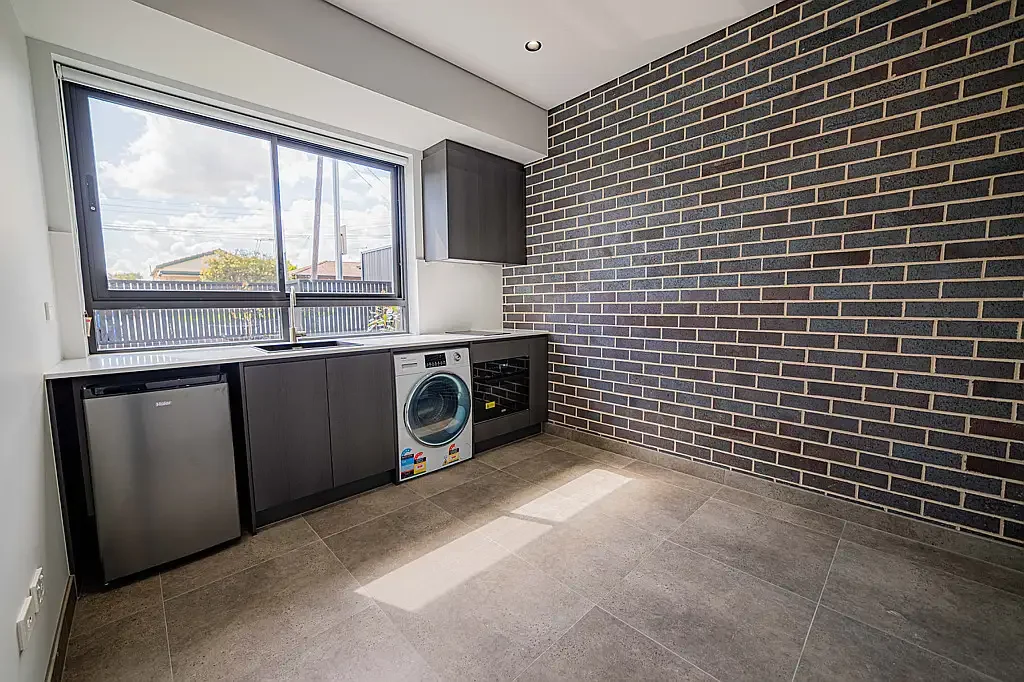 STYLISH STUDIO - Water and Internet Included