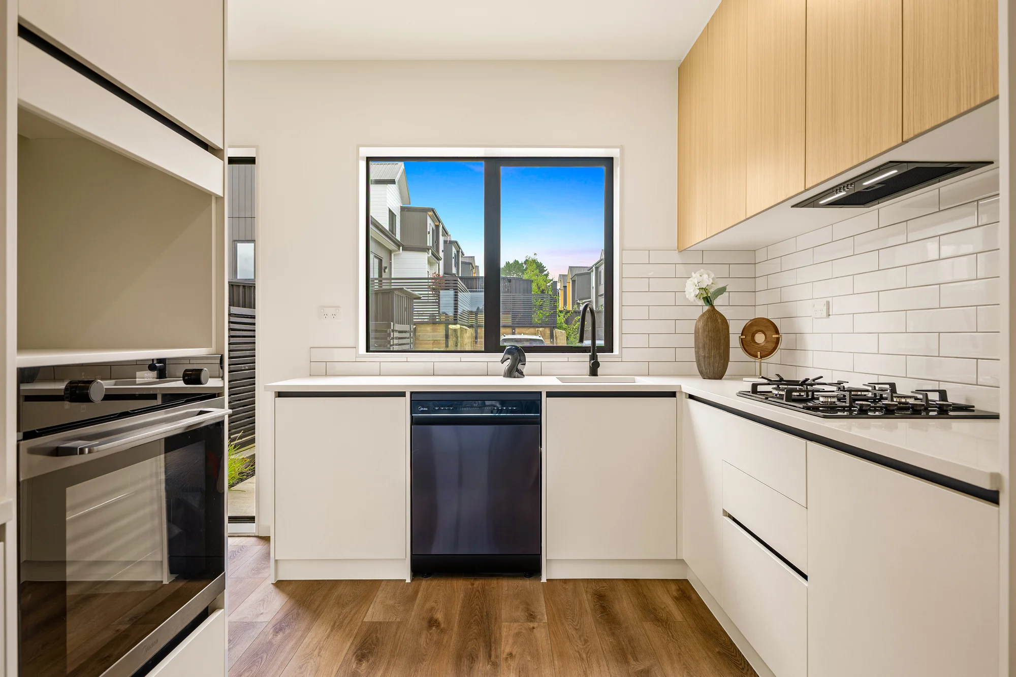 Flat Bush 2chambre Price Drop! Freehold in Flat Bush