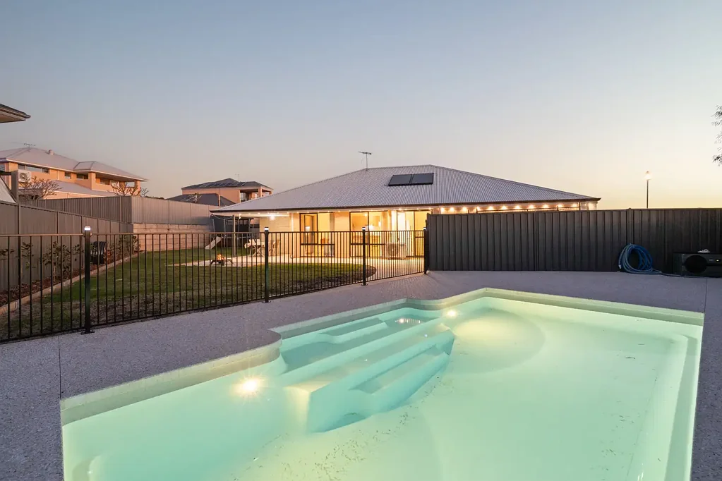 Singleton 4房  Space, style, and a brand new pool - your Singleton dream starts here.