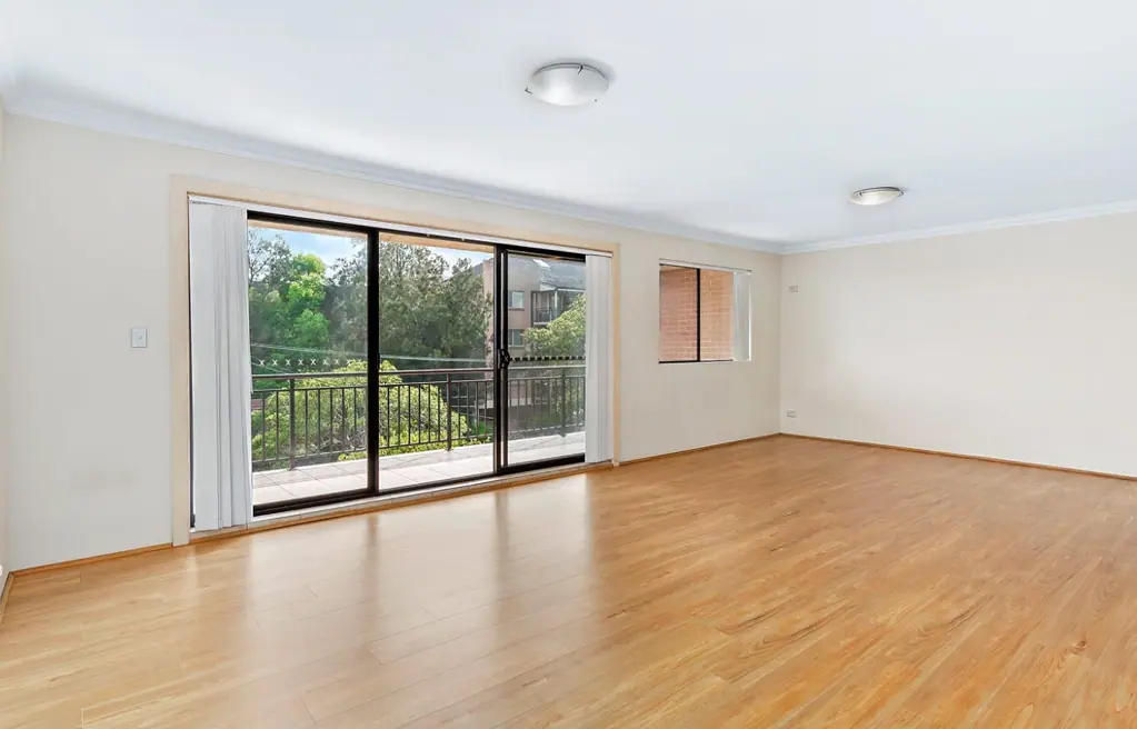 Spacious 2-Bedroom Apartment with Secure Parking in Convenient Homebush West Location