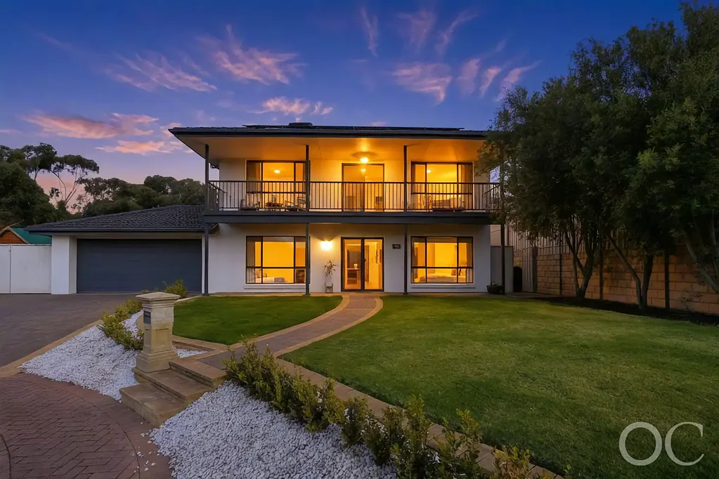 Seaford Rise 5 Slaapkamer Open the Door to Lush Creekside Views