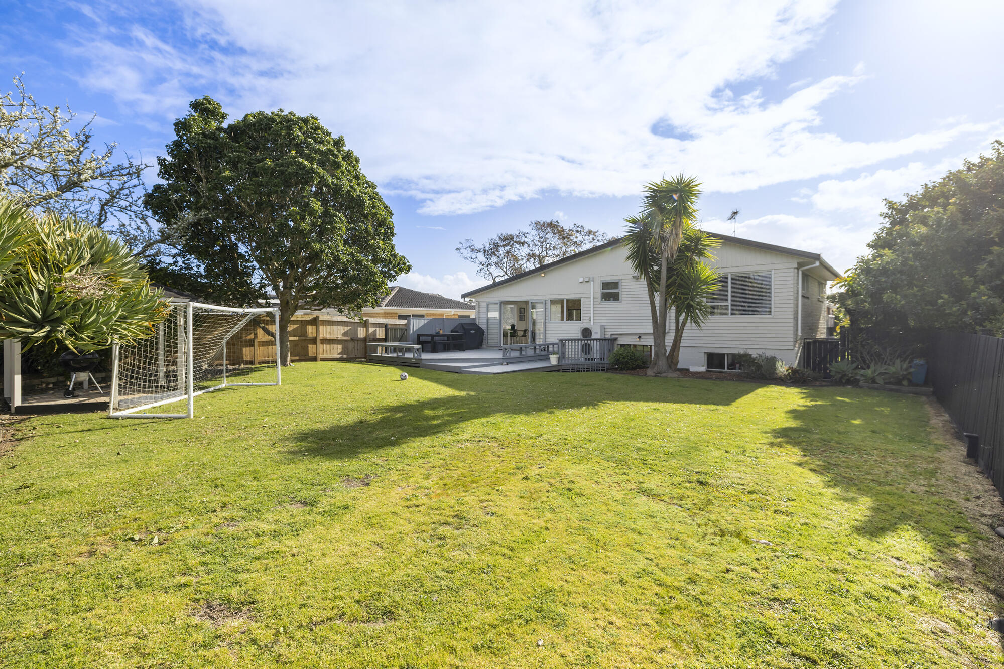 4 Binda Place, Botany Downs, photo 12