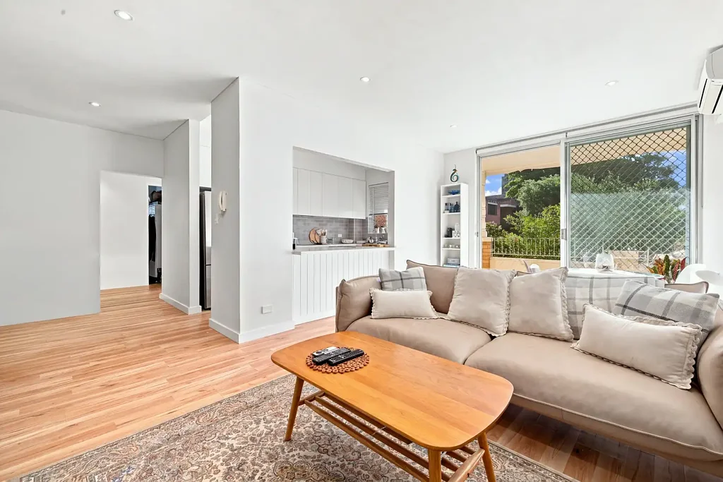 Carlton 2房 时尚、宽敞、极其便利 Stylish, Spacious & Exceptionally Convenient