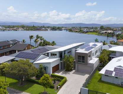 1/61 Sailaway Street, Mermaid Waters, QLD 4218, 3 Bedrooms, 3 Bathrooms, House