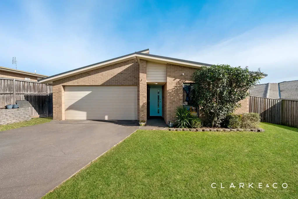 Gillieston Heights 4 Bedroom MODERN COMFORT IN A PRIME LOCATION!