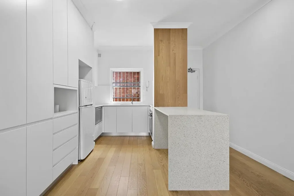 Top Floor. Modern finishes. Convenient location.