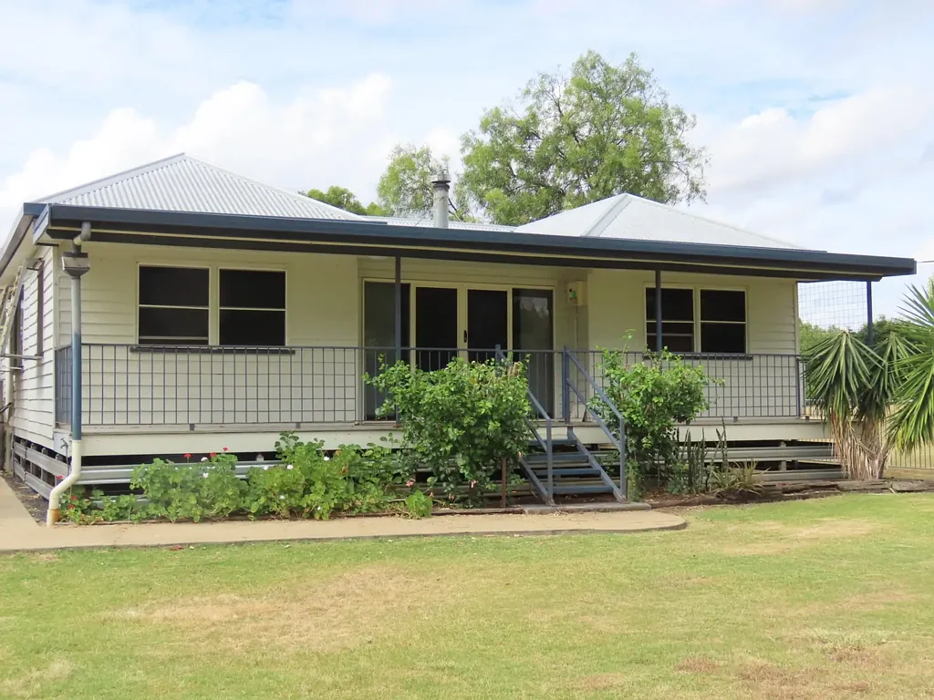 87 Cemetery Road, Chinchilla, QLD 4413