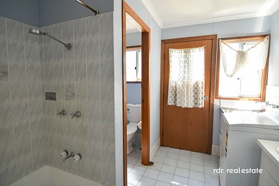 Address Withheld, Inverell, NSW 2360, 1 Bedrooms, 1 Bathrooms, Flat