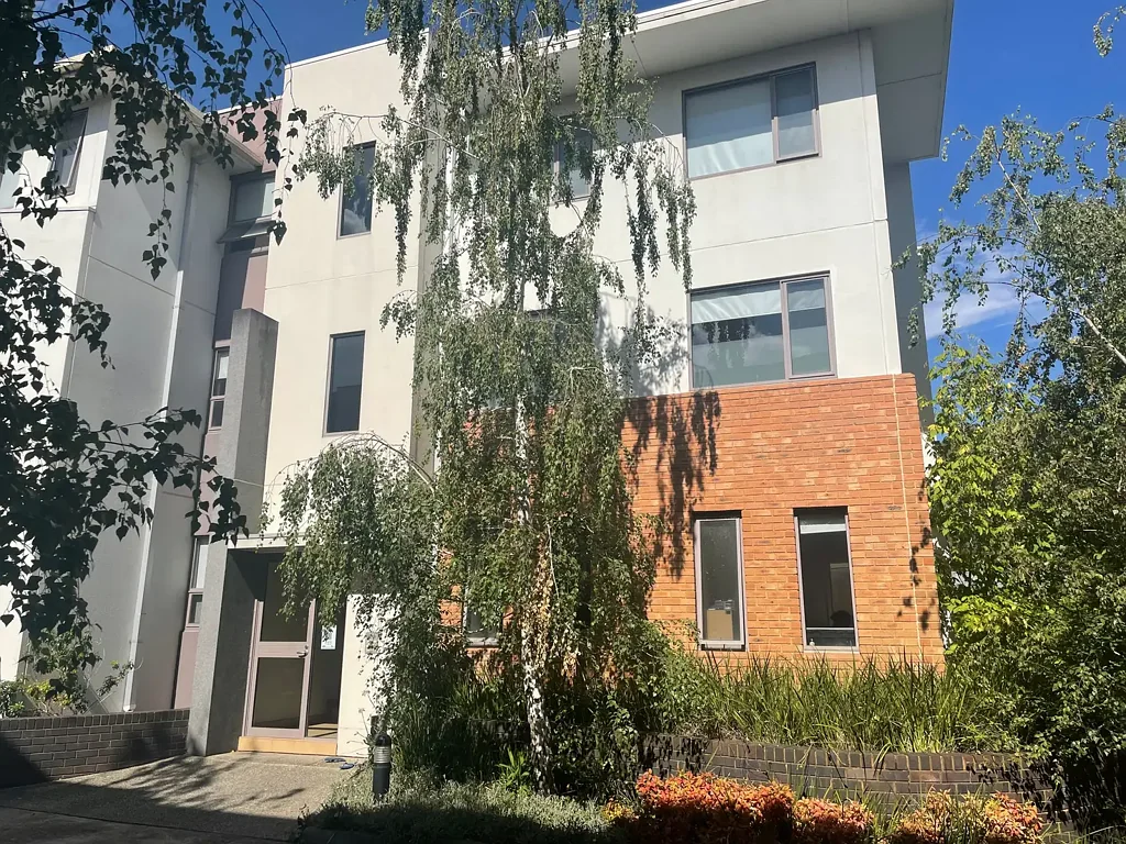 CONVENIENTLY LOCATED TWO BEDROOM APARTMENT