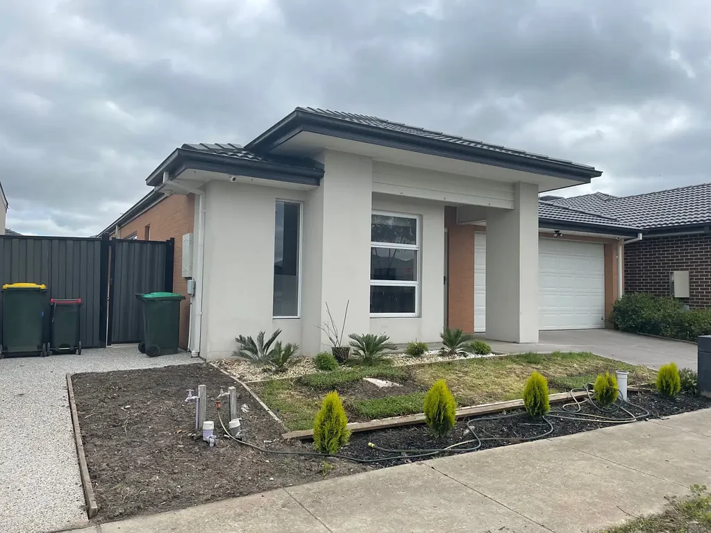 LOW MAINTENANCE 4 BEDROOM FAMILY HOME