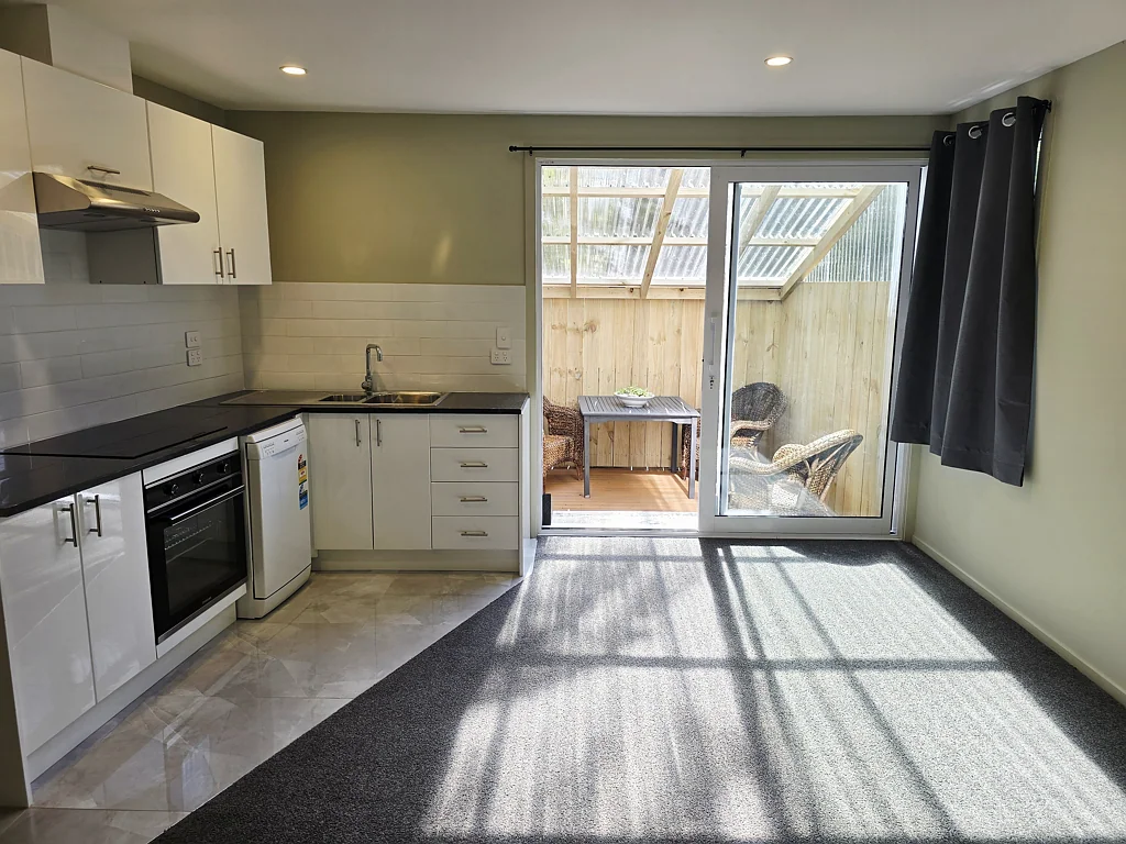 Mornington 2房  Private, Peaceful and Near New.