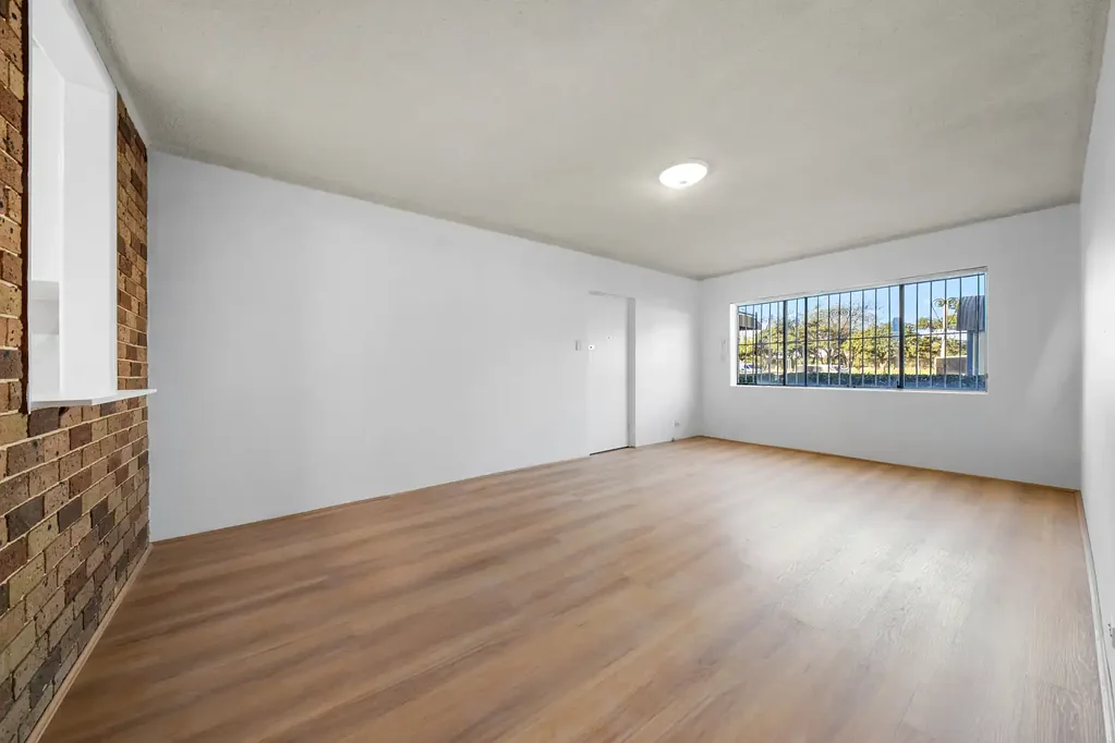 Newly Renovated 2 Bedroom Apartment