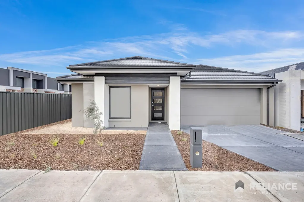 Spacious & Versatile 4-Bedroom Family Home in Sunbury