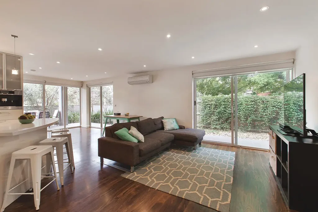 GROUND FLOOR THREE BEDROOM APARTMENT LIVING WITH GARDEN TERRACES! || HAVEN AGENTS