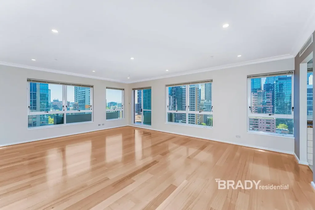 STUNNING 3-BEDROOM APARTMENT WITH BREAKTHTAKING VIEWS AND CARPARK