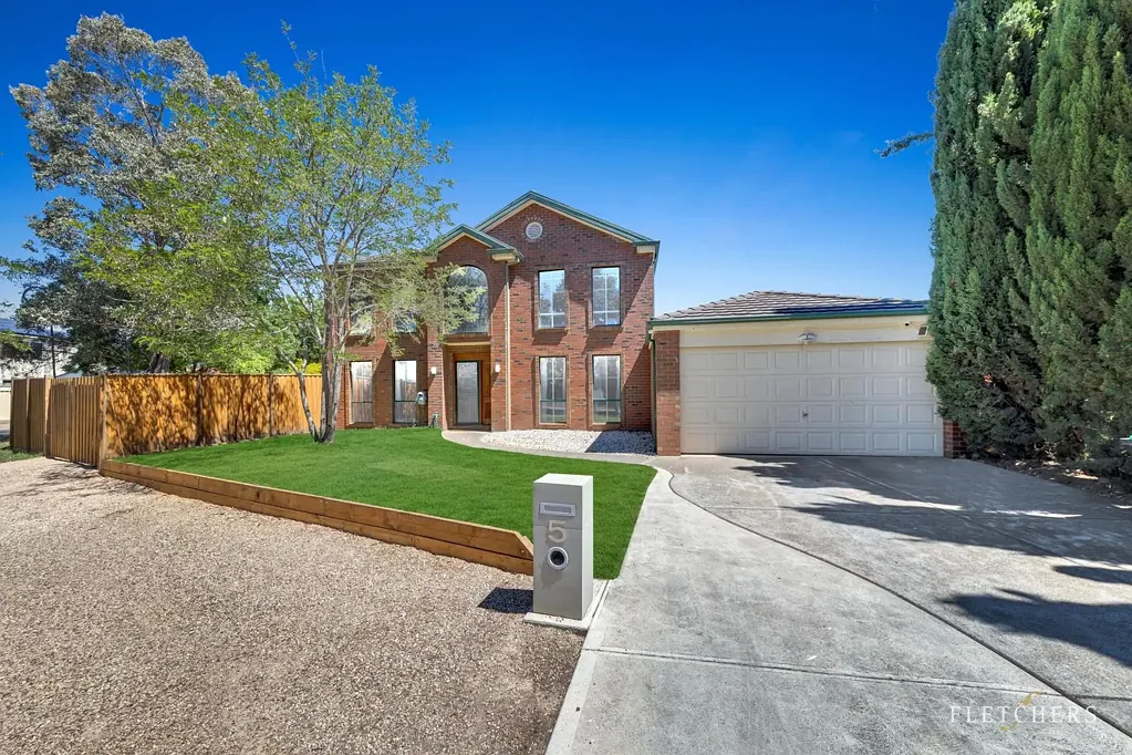 Melton West 6Kwarto Lakeside Serenity Meets Family Comfort