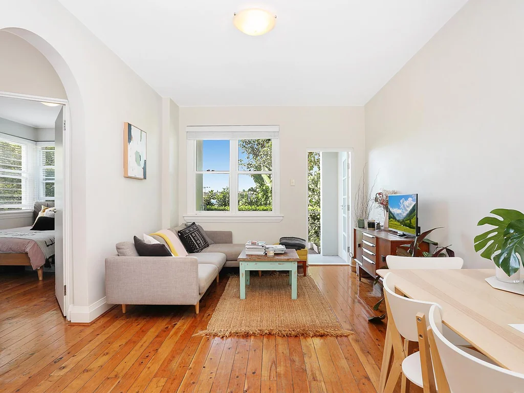 Spacious garden apartment in great Bondi Beach location