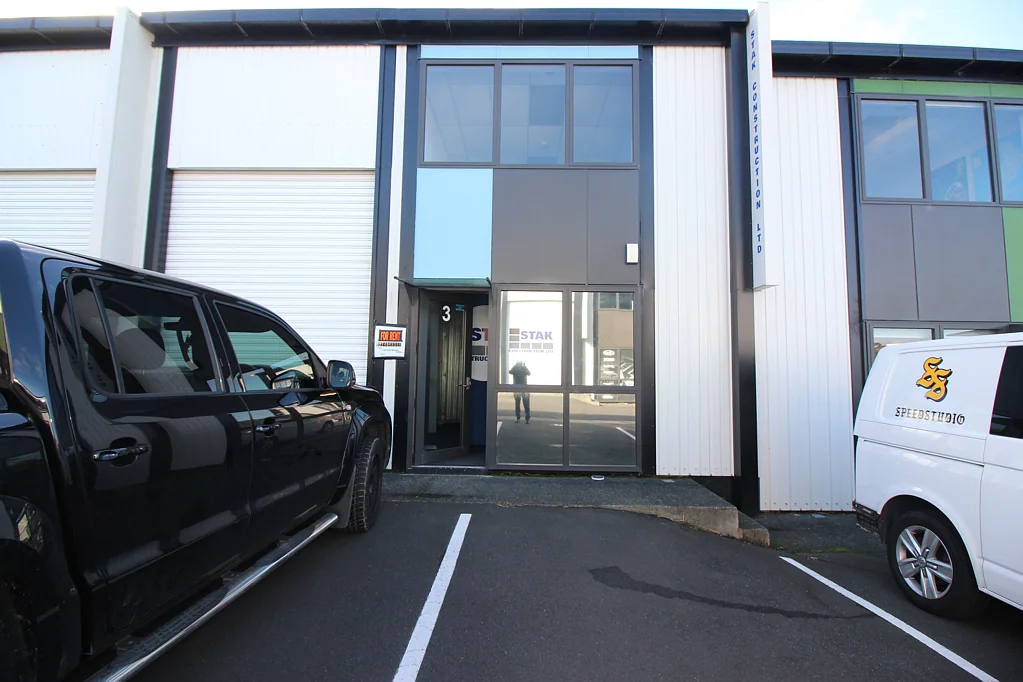 Albany Modern office warehouse offered for lease