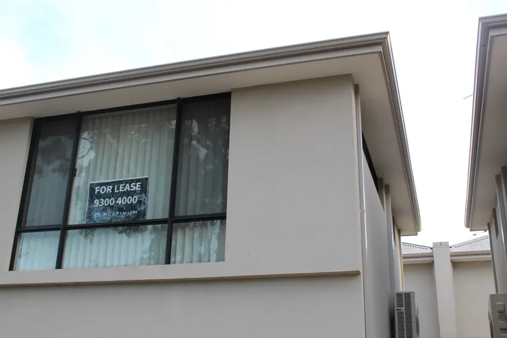 OPEN PLAN STUDIO APARTMENT