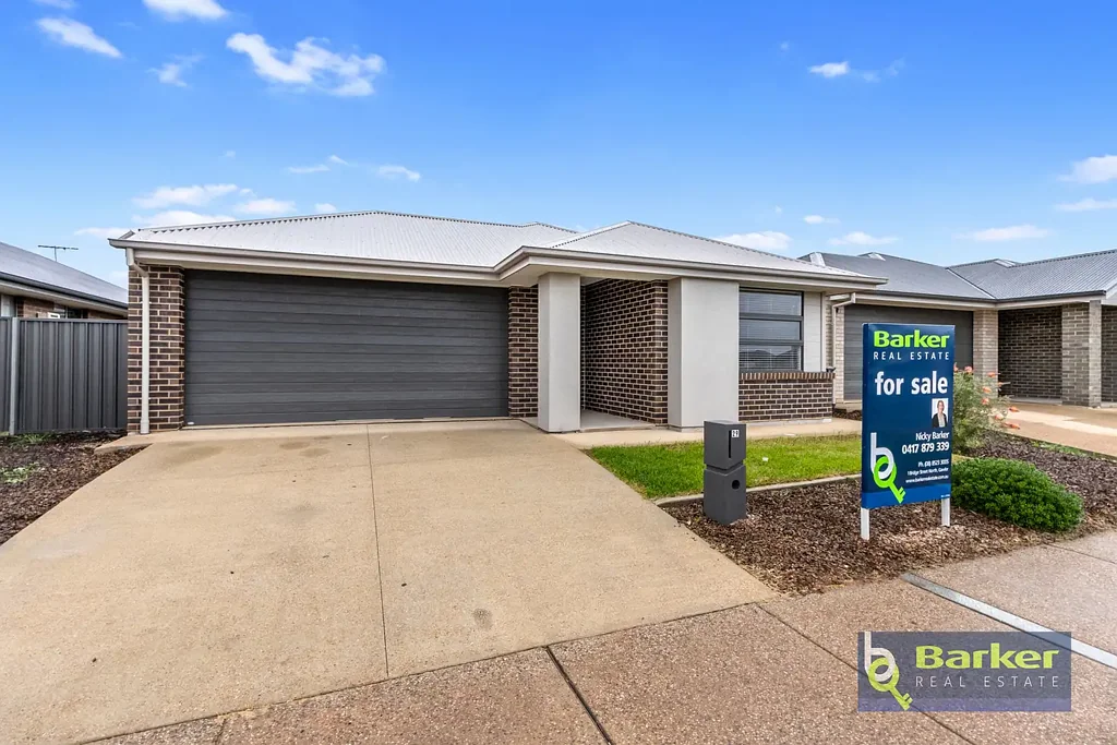 Evanston Gardens 4房  Contemporary Comfort and Convenience in Orleana Waters